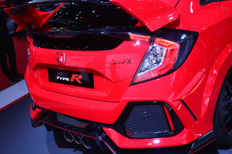 Illustration for article titled The 2018 Honda Civic Type R Is Ridiculous In All The Right Ways